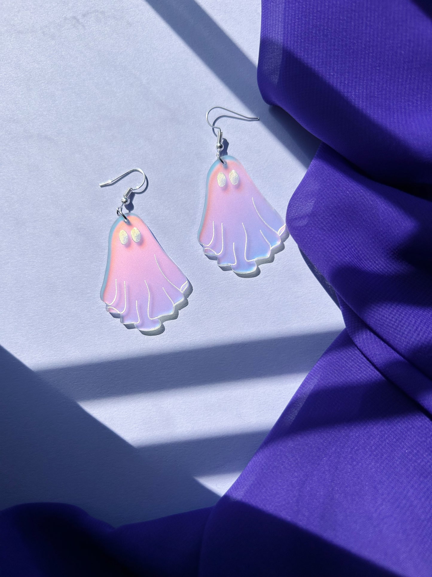 Iridescent ghosties